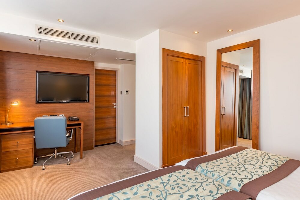 Фото Thistle Trafalgar Square Hotel