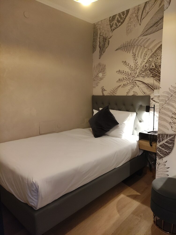 Фото Hotel White