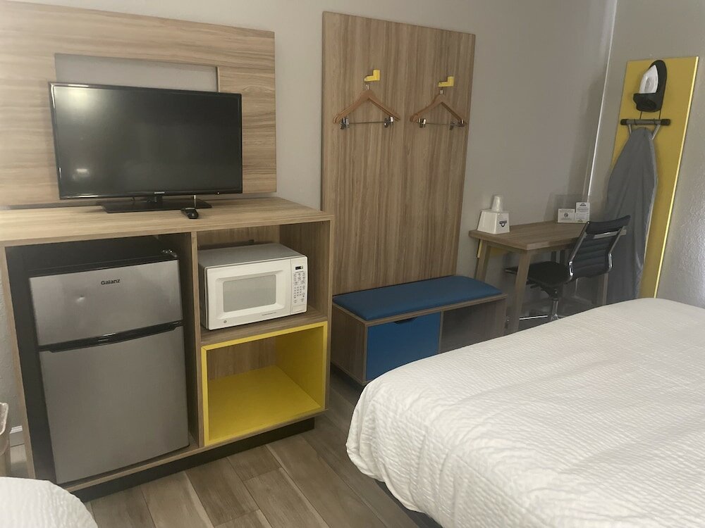 Фото Days Inn by Wyndham Warrensburg