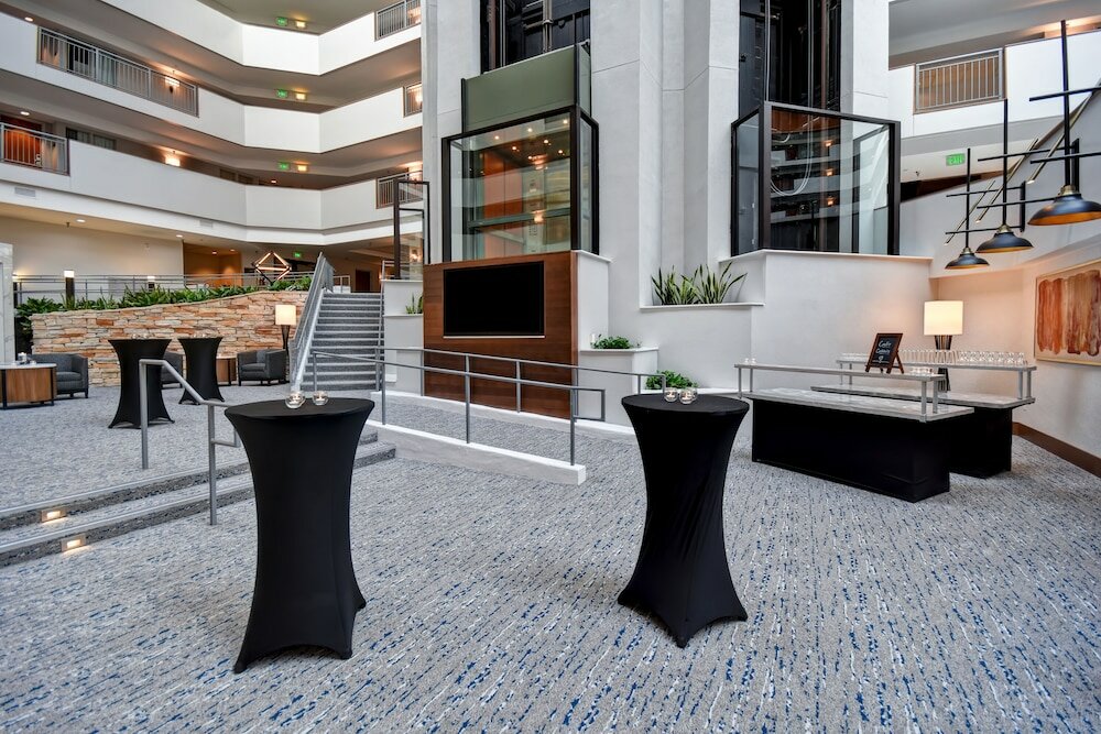 Фото Embassy Suites Omaha - Downtown/Old Market