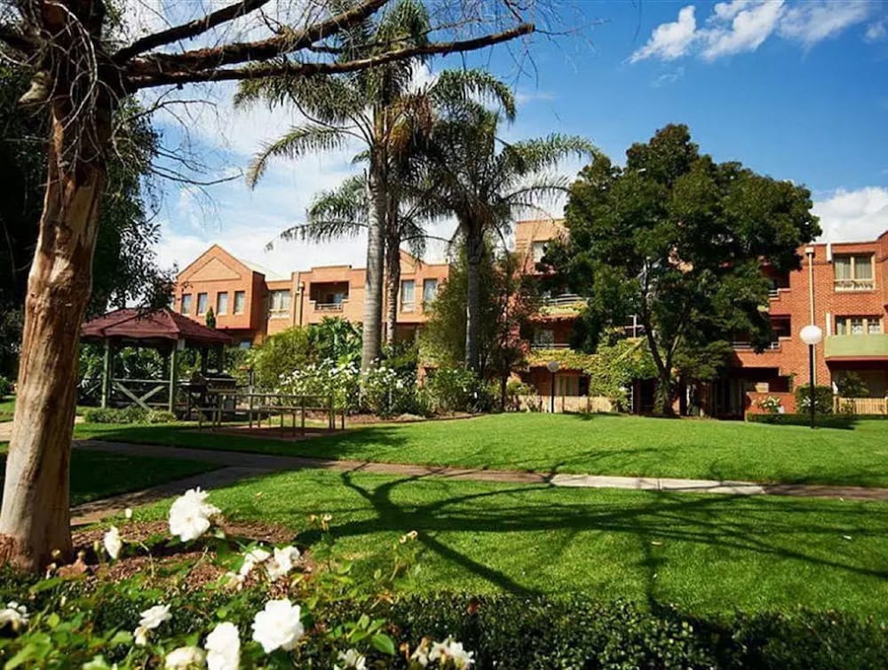 Фото Comfort Apartments Royal Gardens