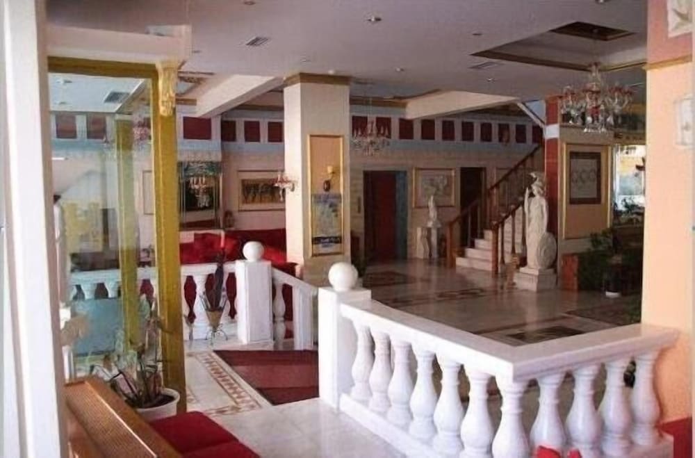 Фото Famissi Hotel