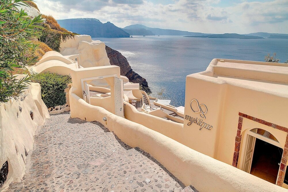 Фото Mystique, a Luxury Collection Hotel, Santorini