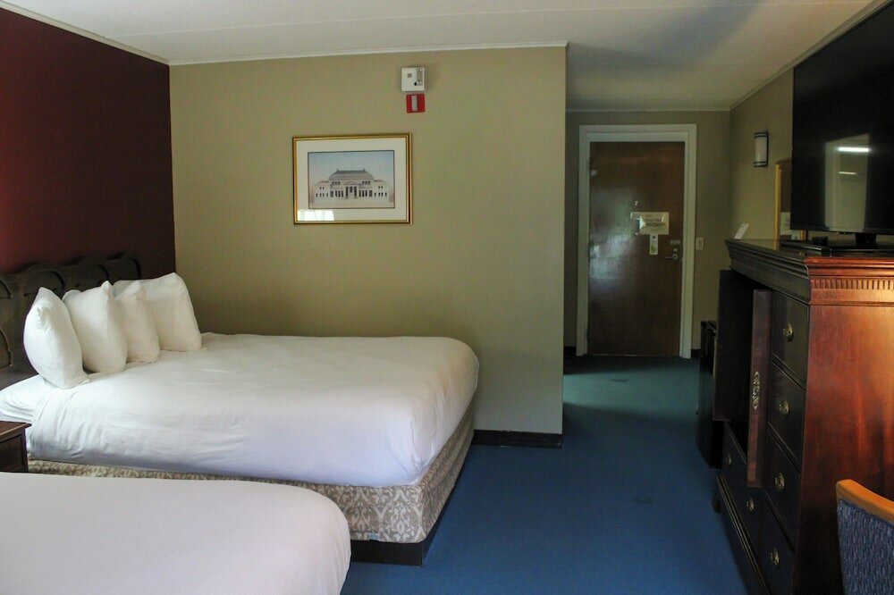 Фото Fireside Inn & Suites Gilford