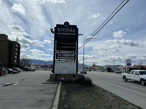 Гостиница Divya Sutra Plaza and Conference Centre, Vernon, Bc