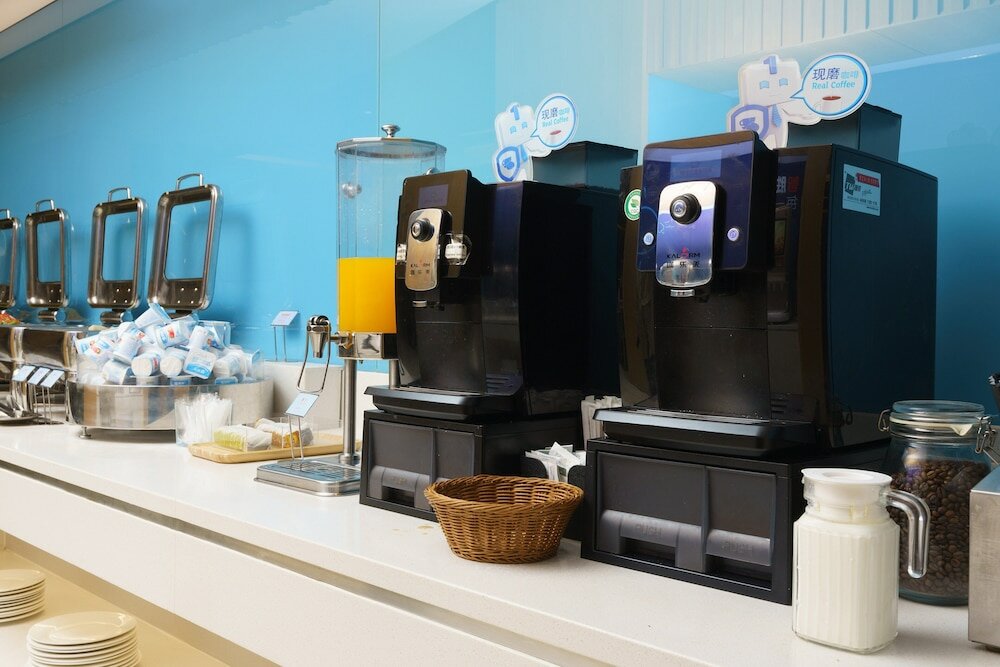 Фото Holiday Inn Express Dalian City Center