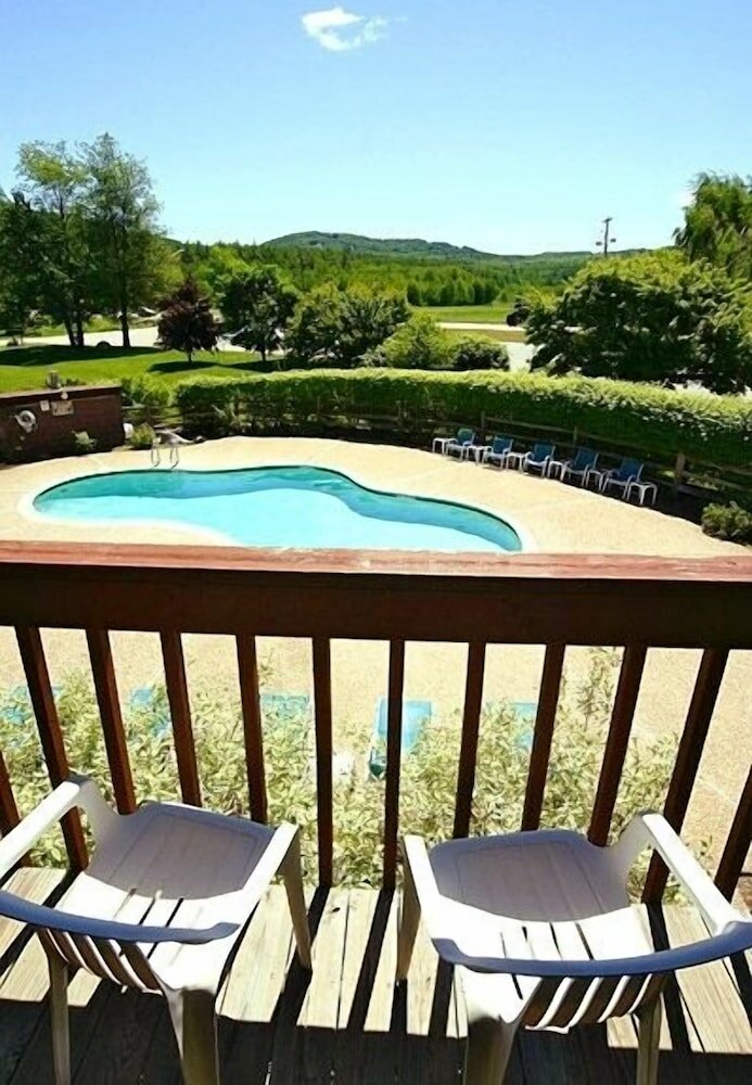 Фото Fireside Inn & Suites Gilford