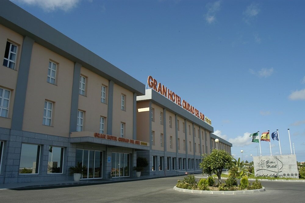 Фото Gran Hotel Ciudad Del Sur