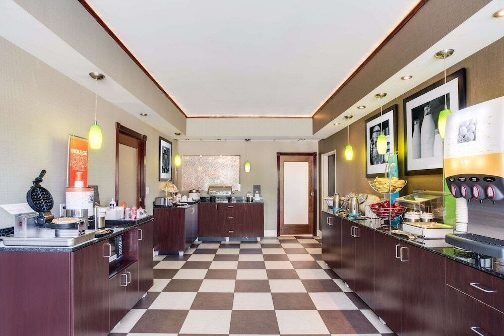 Фото Hampton Inn Somerset