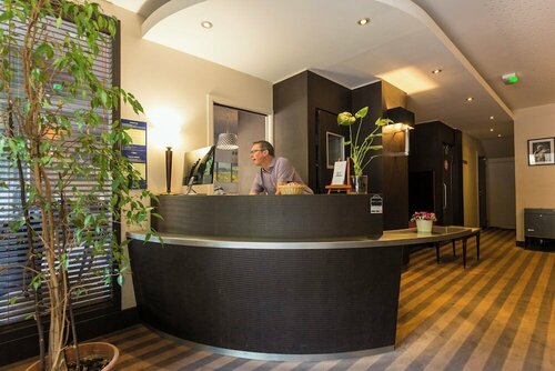 Внешний вид отеля Hôtel Restaurant Le Victoria в Ренне, фото 5