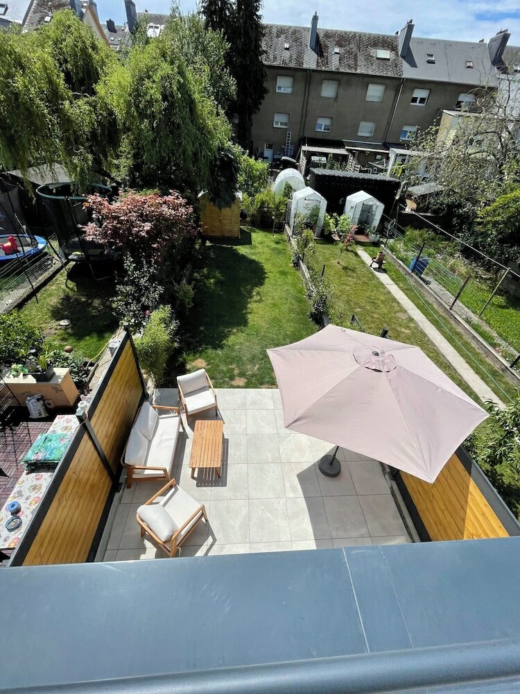 Фото Modern townhouse - Private Garden