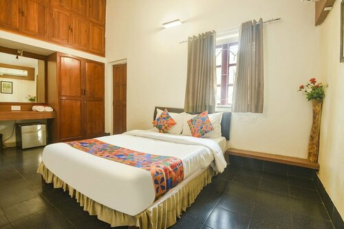 Гостиница Fabexpress Royal Baga Residency