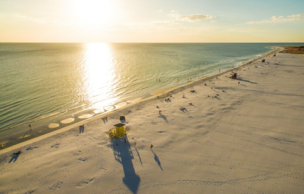 Фото Tropical Breeze Resort