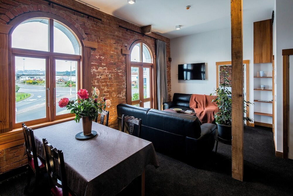 Фото The Thomas Gregg Apartments