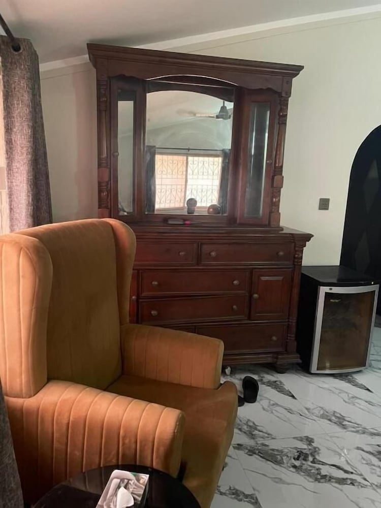 Фото Vorano Hotel Karachi