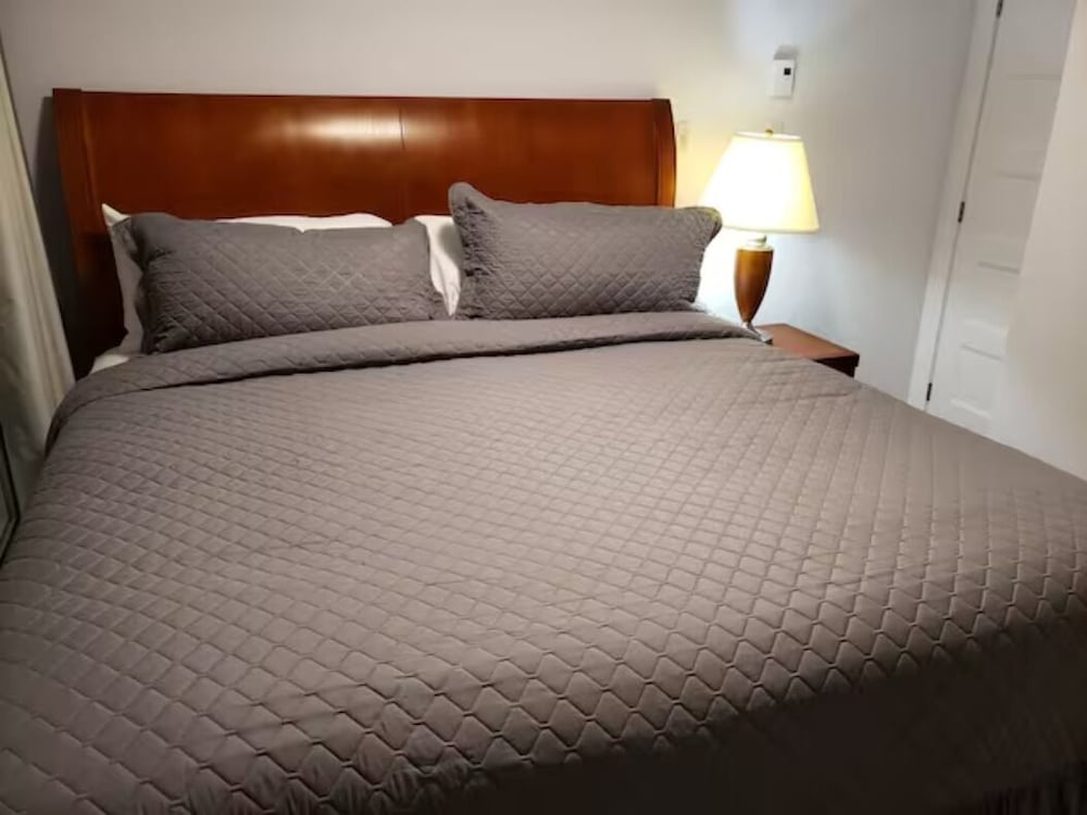 Фото 2001 AV. Beaconsfield