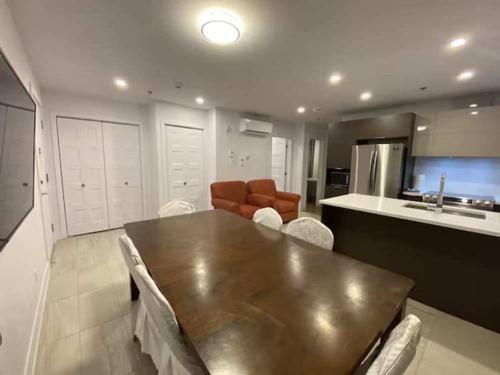 Фото 2001 AV. Beaconsfield