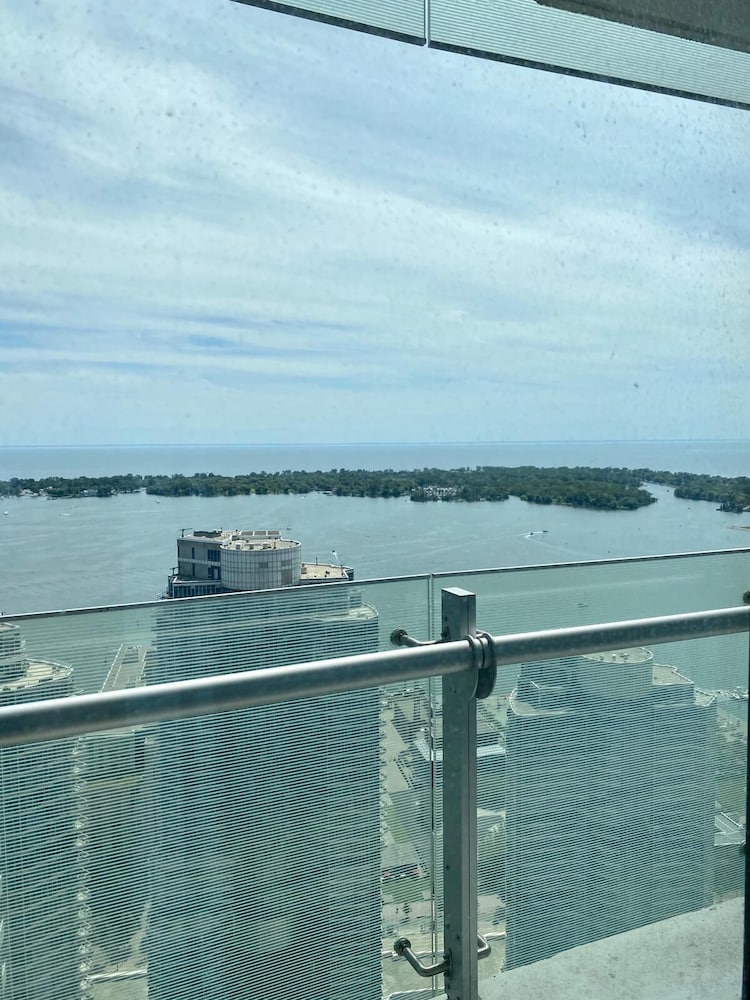 Фото IHost Suites