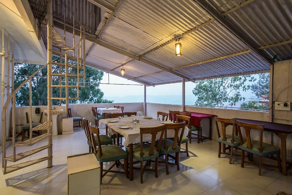 Фото The Signature Crest