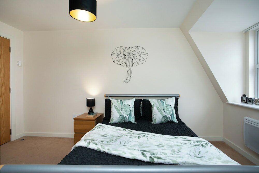 Фото 2 Bedroom Apartment in Heart of Notts