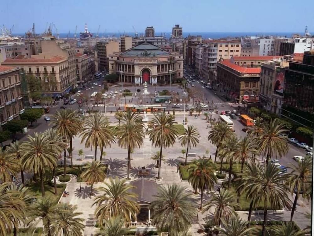 Фото Barus House