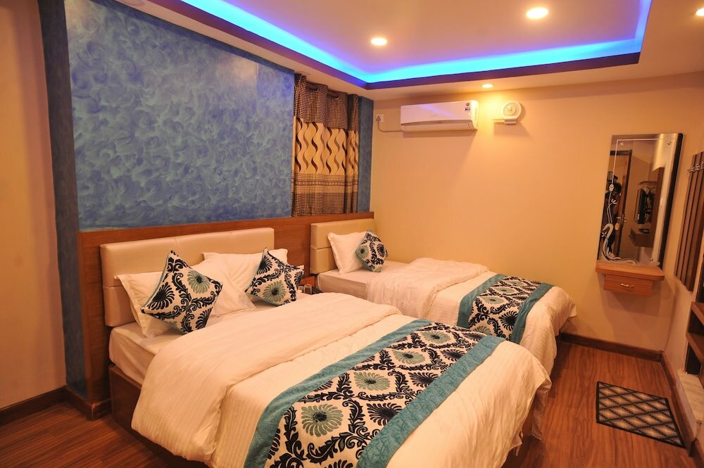 Фото Hotel Aarati