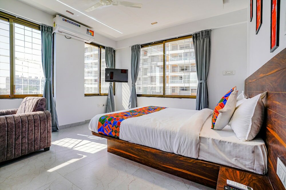 Фото Fabhotel Crystal Inn