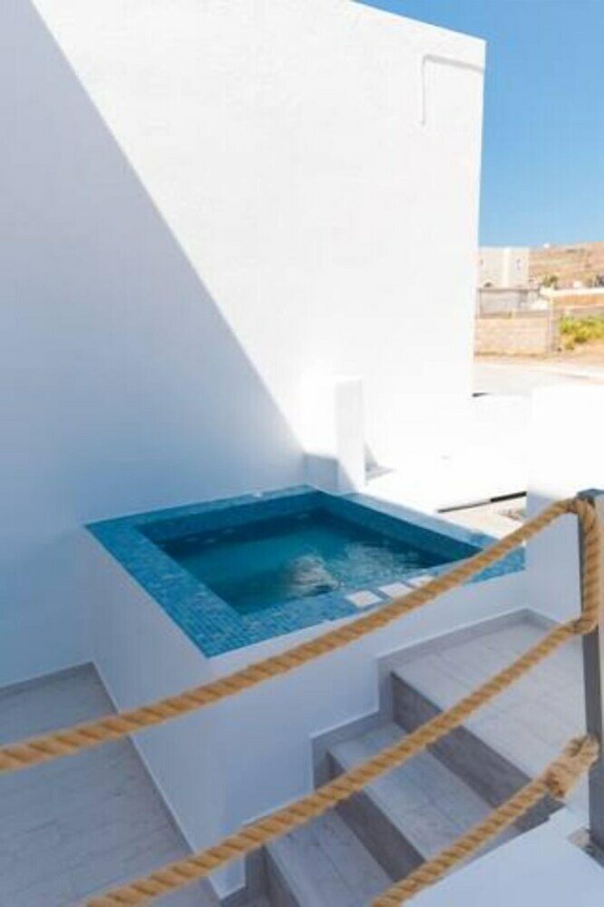 Фото Tree Houses with private jaccuzi