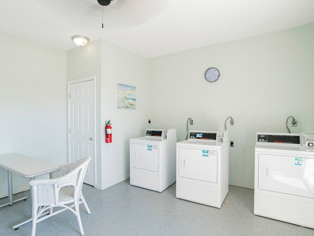 Фото Sunset Harbor № 2-204 - Latitude Adjustment