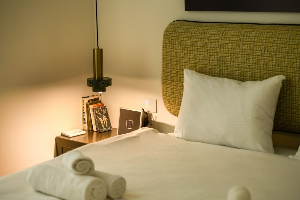 Фото Sophisticated Tel Aviv Retreat 1br Apt