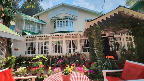 Внешний вид отеля Ivanhoe Hotel A Heritage Property в Дарджилинге, фото 1