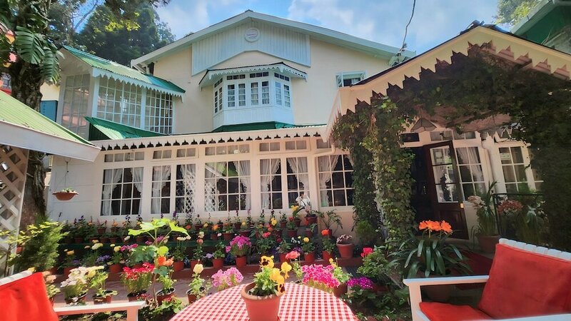 Гостиница Ivanhoe Hotel A Heritage Property в Дарджилинге