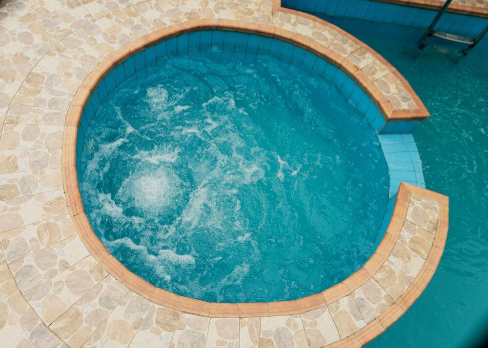 Фото The OutBack Hotel