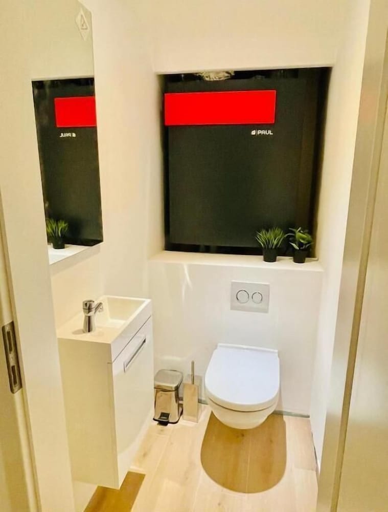 Фото New 1 bedroom in City Center- Terrace