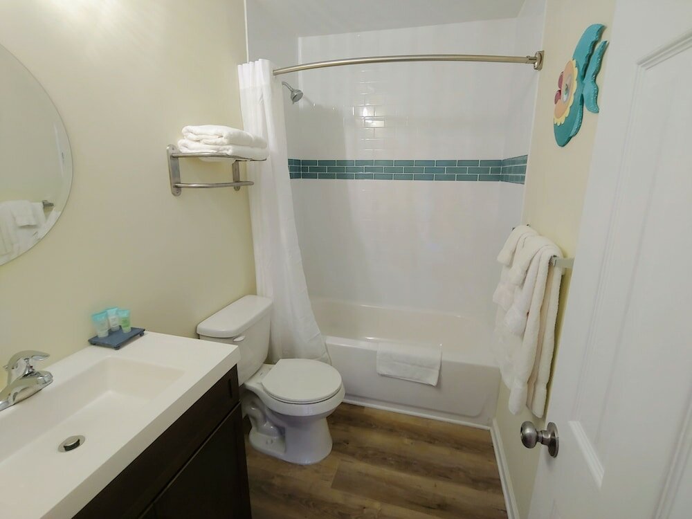 Фото Boiling Spring Lakes Motel