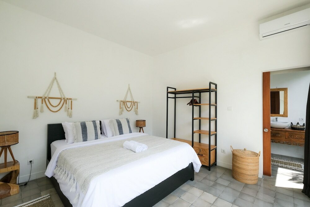 Фото Villa Roman & Alena Canggu