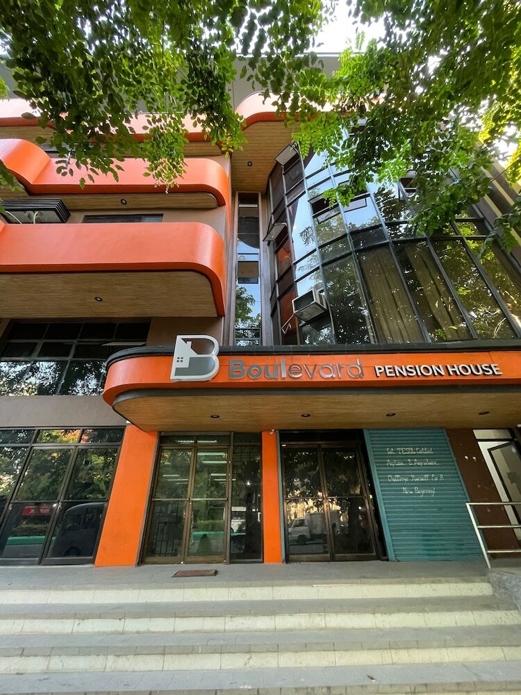 Фото Oyo 982 Boulevard Pension House