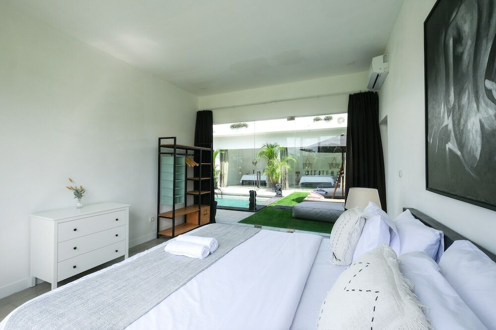 Фото Villa Roman & Alena Canggu