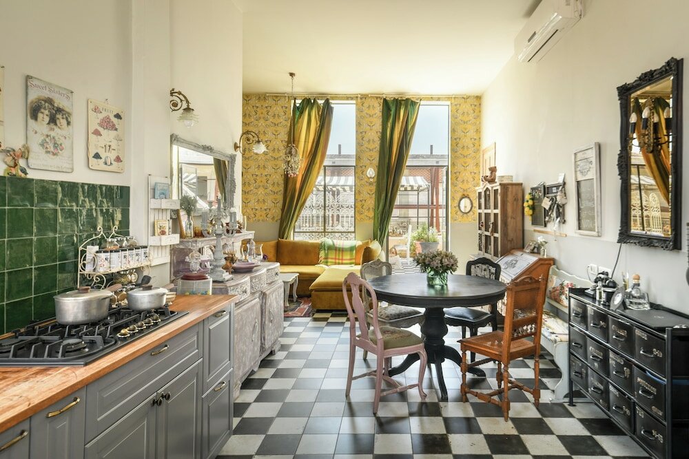 Фото Elegant 1br Apt w Balcony in the City