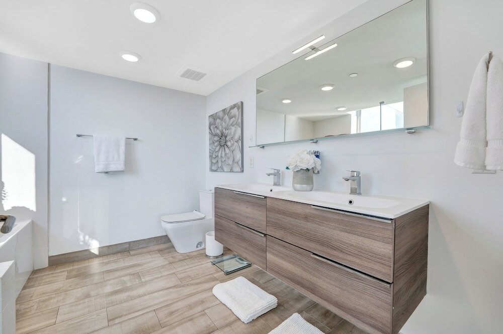 Фото Stunning 2br 2ba Bay Harbour with Pool