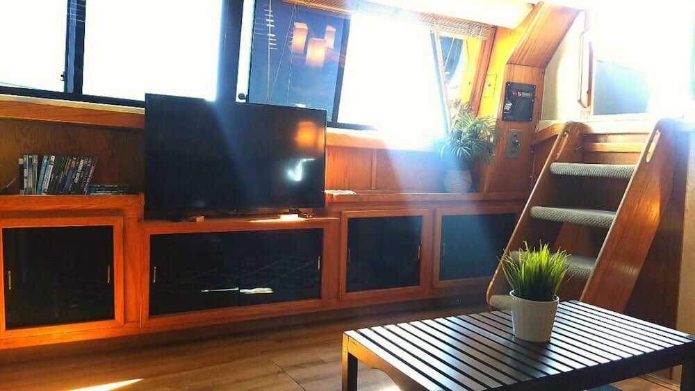 Фото Dockside Boat & Bed Long Beach