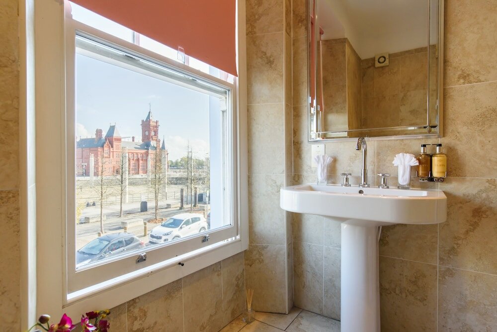 Фото Jolyon's Boutique Hotel