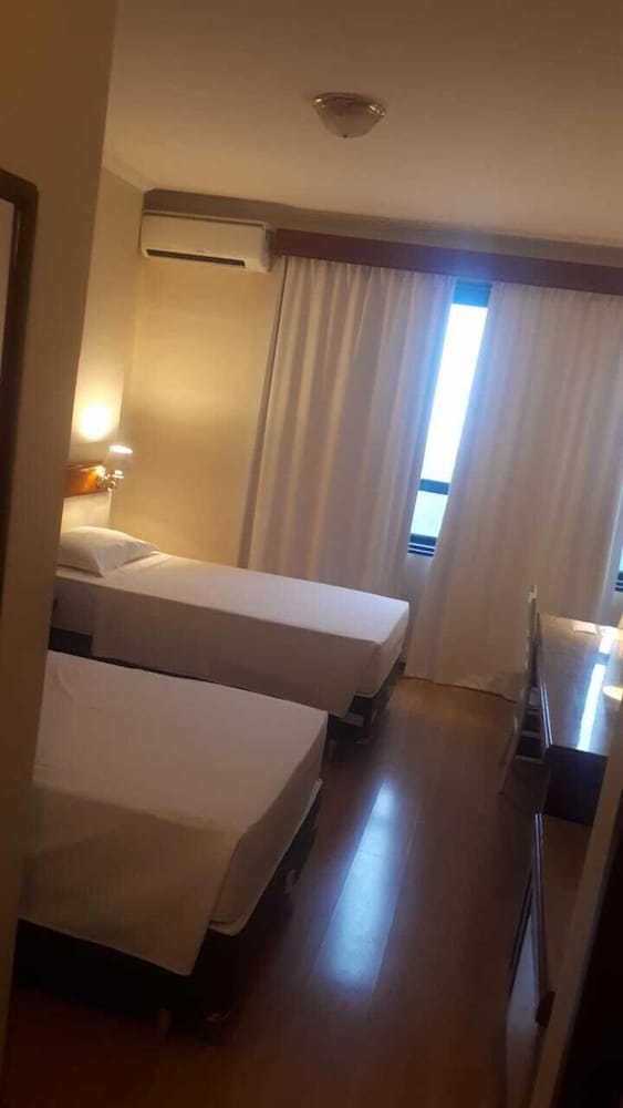 Фото Lizon Curitiba Hotel