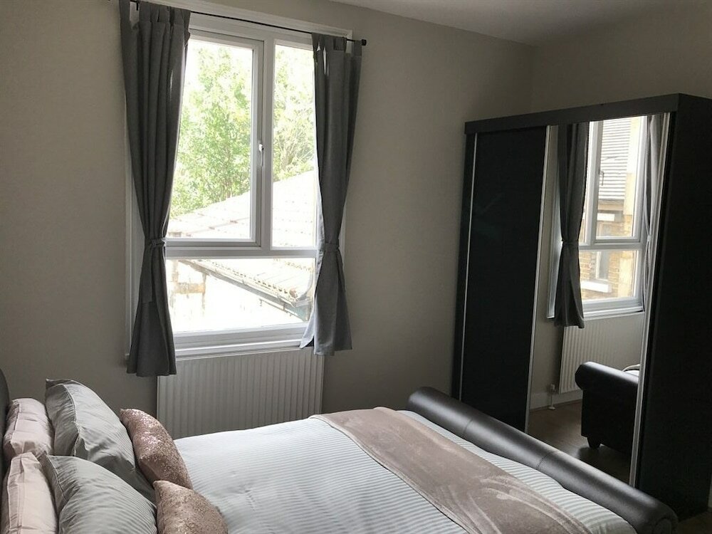 Фото Turnpike House