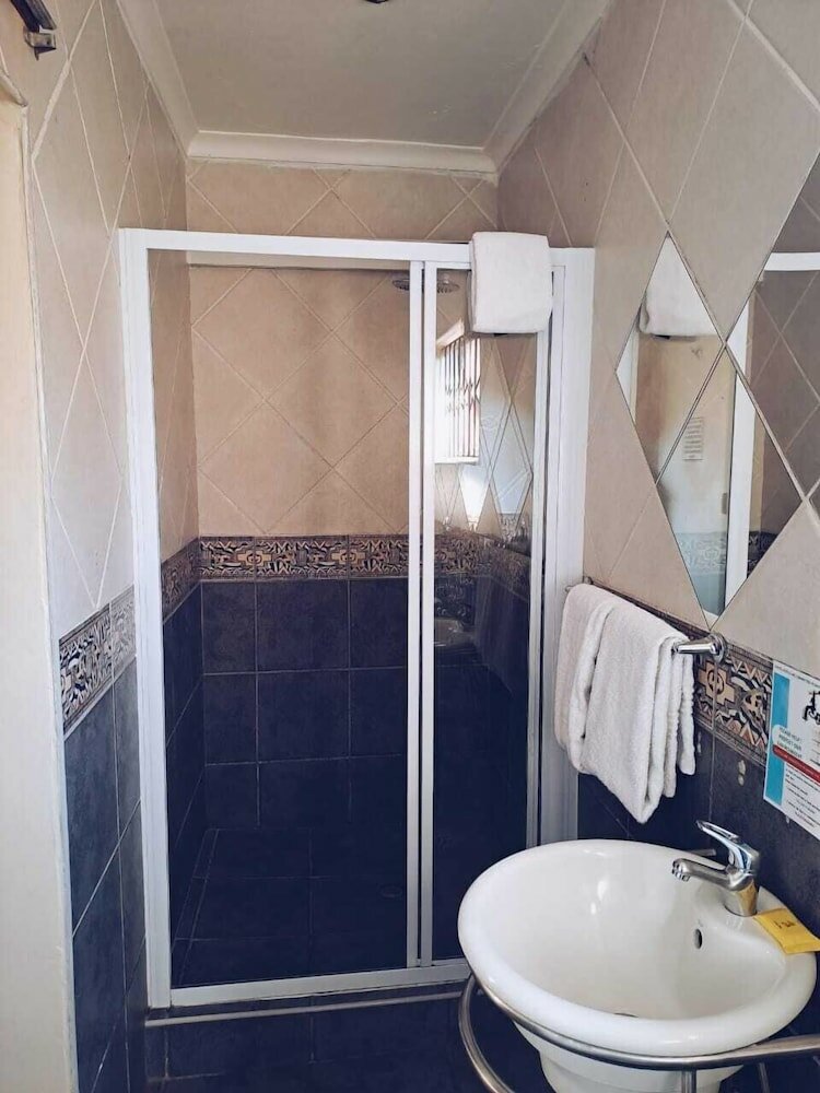 Фото Ecotel Premier Lodge & Conference Centre