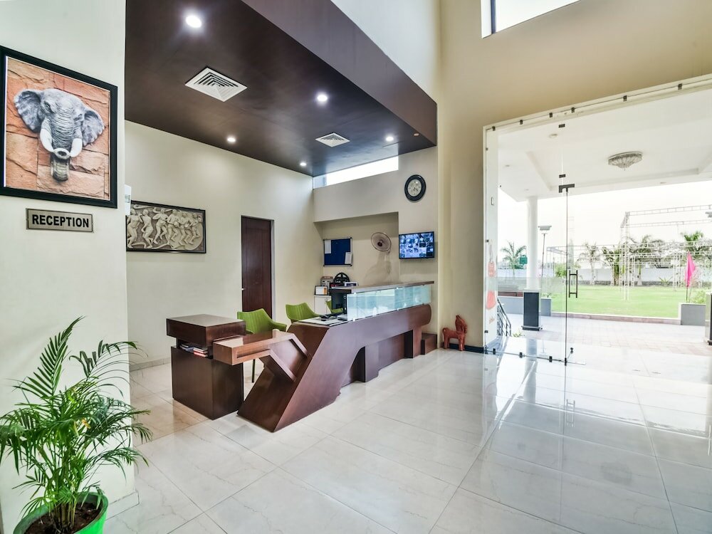 Фото Hotel Amrit Manthan