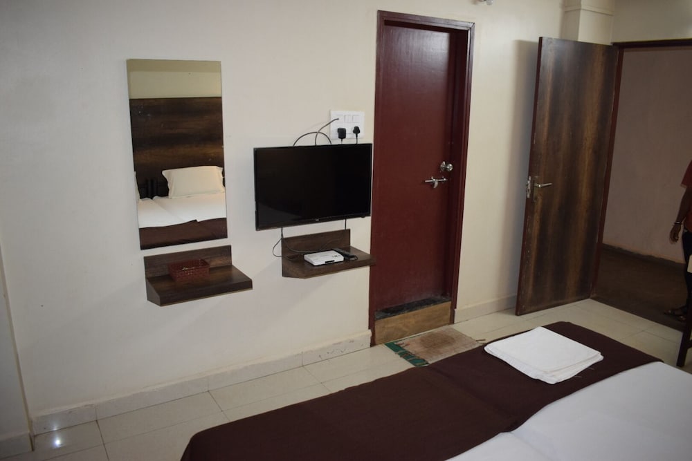 Фото Hotel Peacock