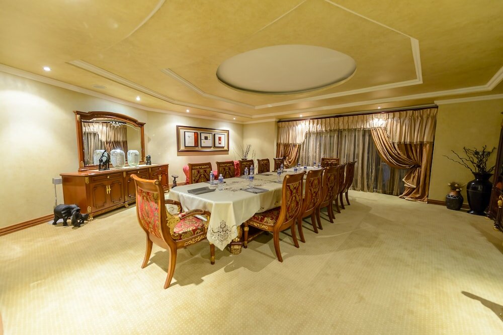 Фото Equestrian Royal Boutique Hotel & SPA