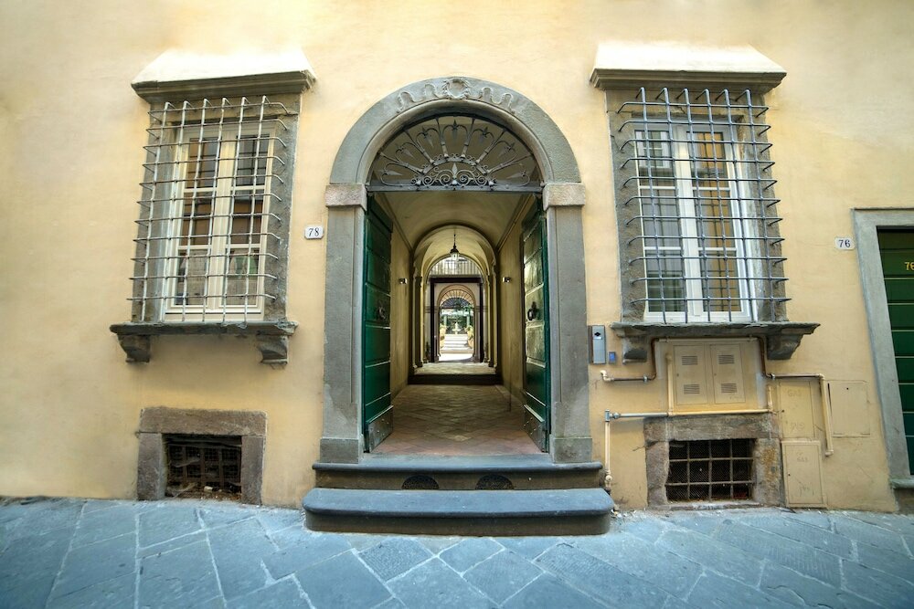 Фото Lucus Exclusive B&b