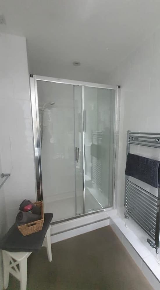 Фото The Neidpath Inn